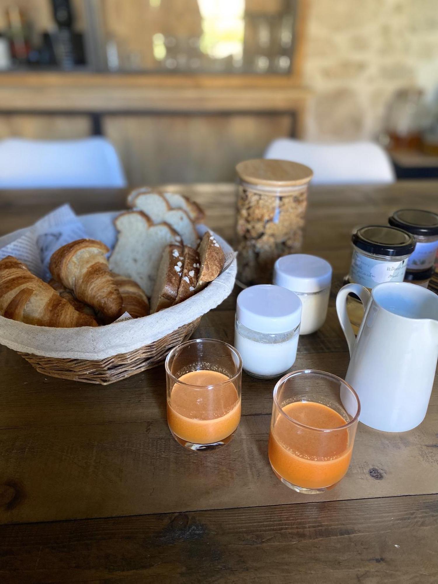 Bed and Breakfast La Dame Jeanne Fontanes  Экстерьер фото