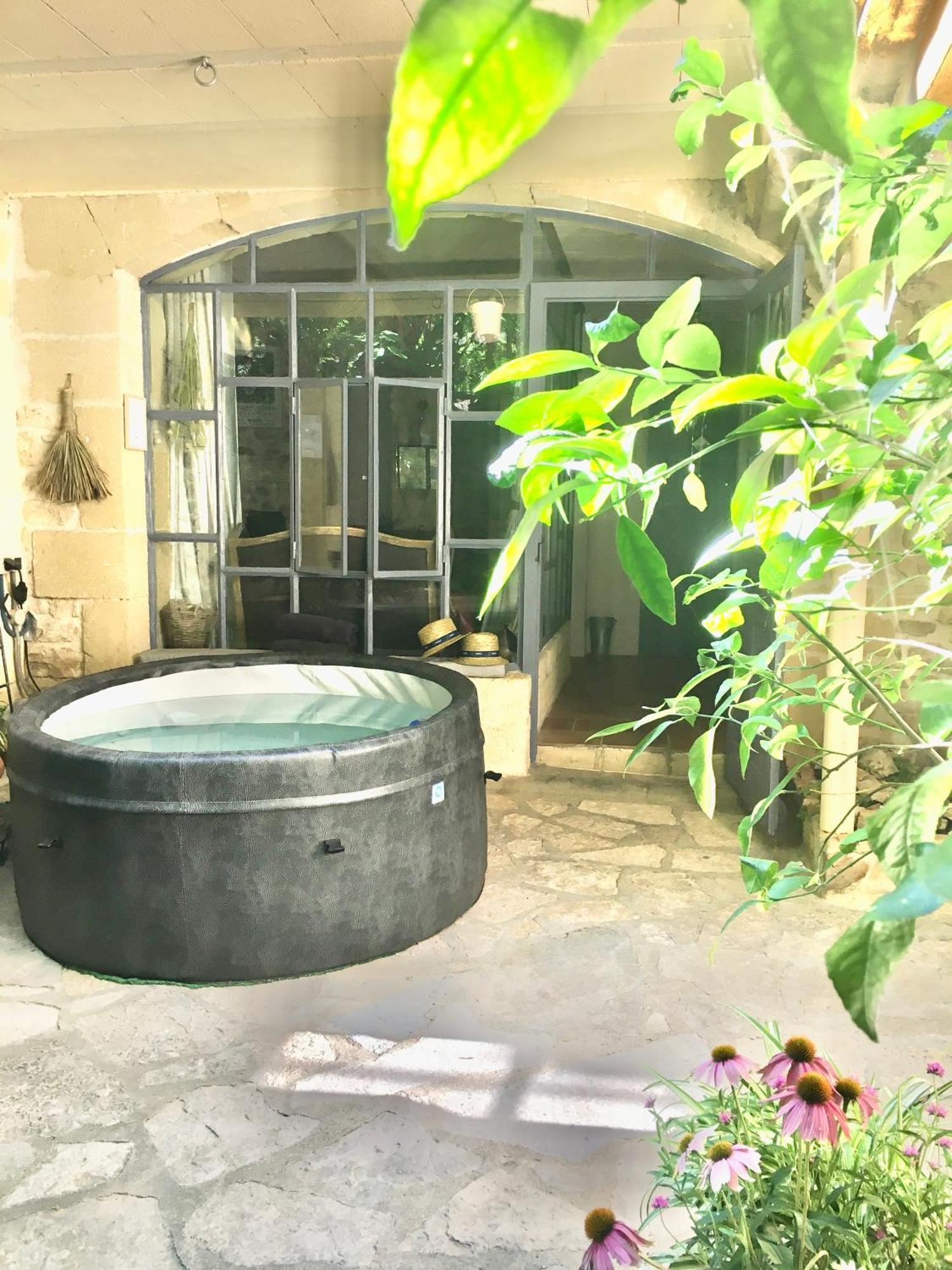 Bed and Breakfast La Dame Jeanne Fontanes  Экстерьер фото